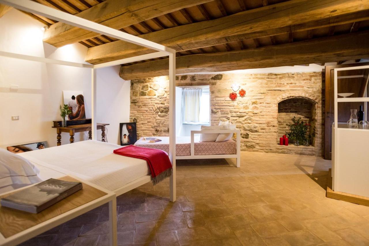 Castello Di Ramazzano - Tenute Aliani Perugia Eksteriør billede