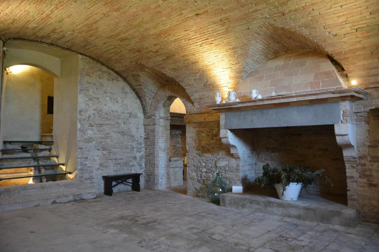 Castello Di Ramazzano - Tenute Aliani Perugia Eksteriør billede